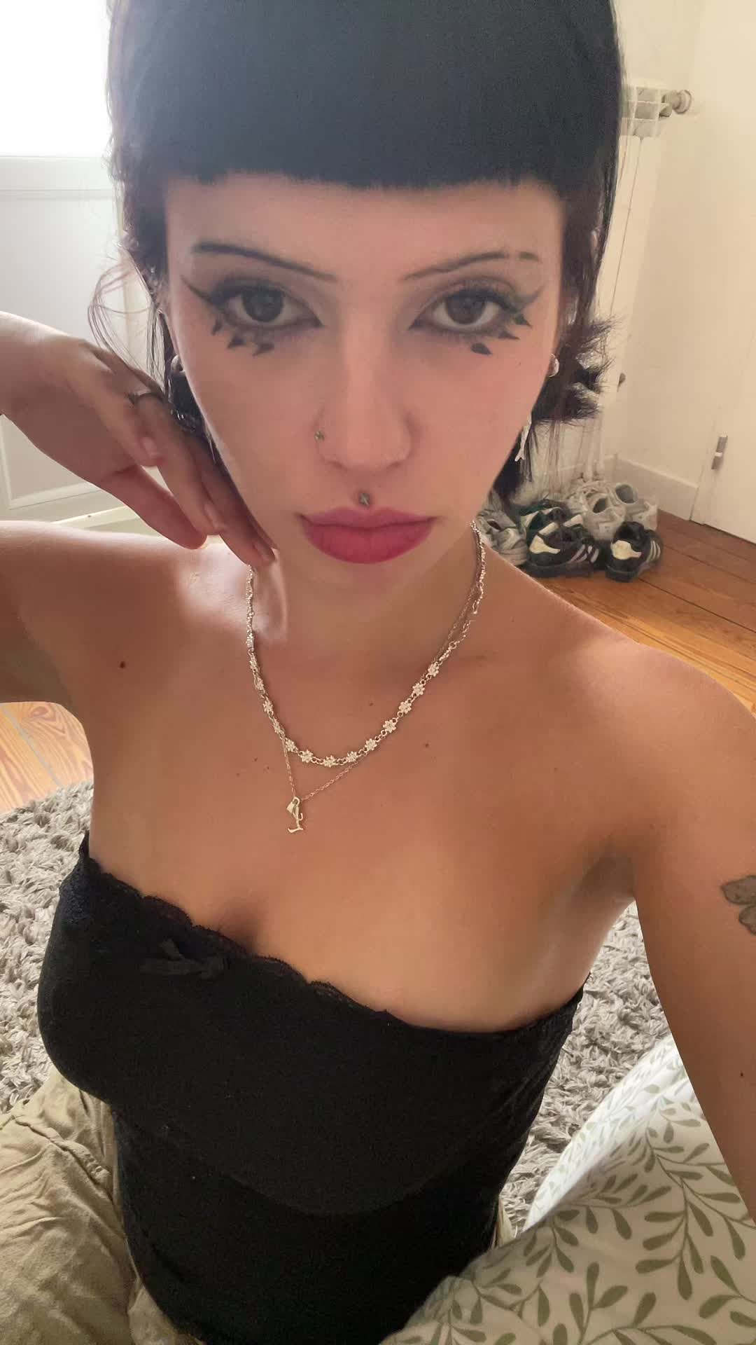 @Julia 🩴🫦