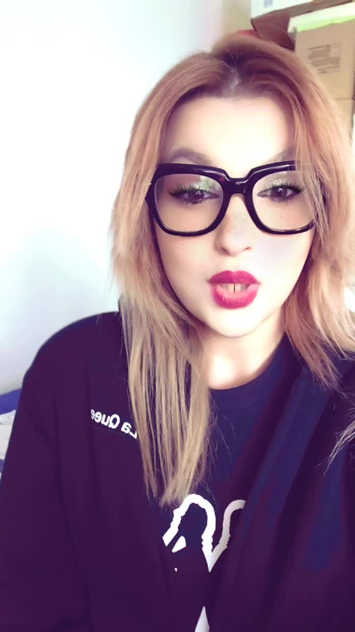 @Vanessa 🤍💜🦋