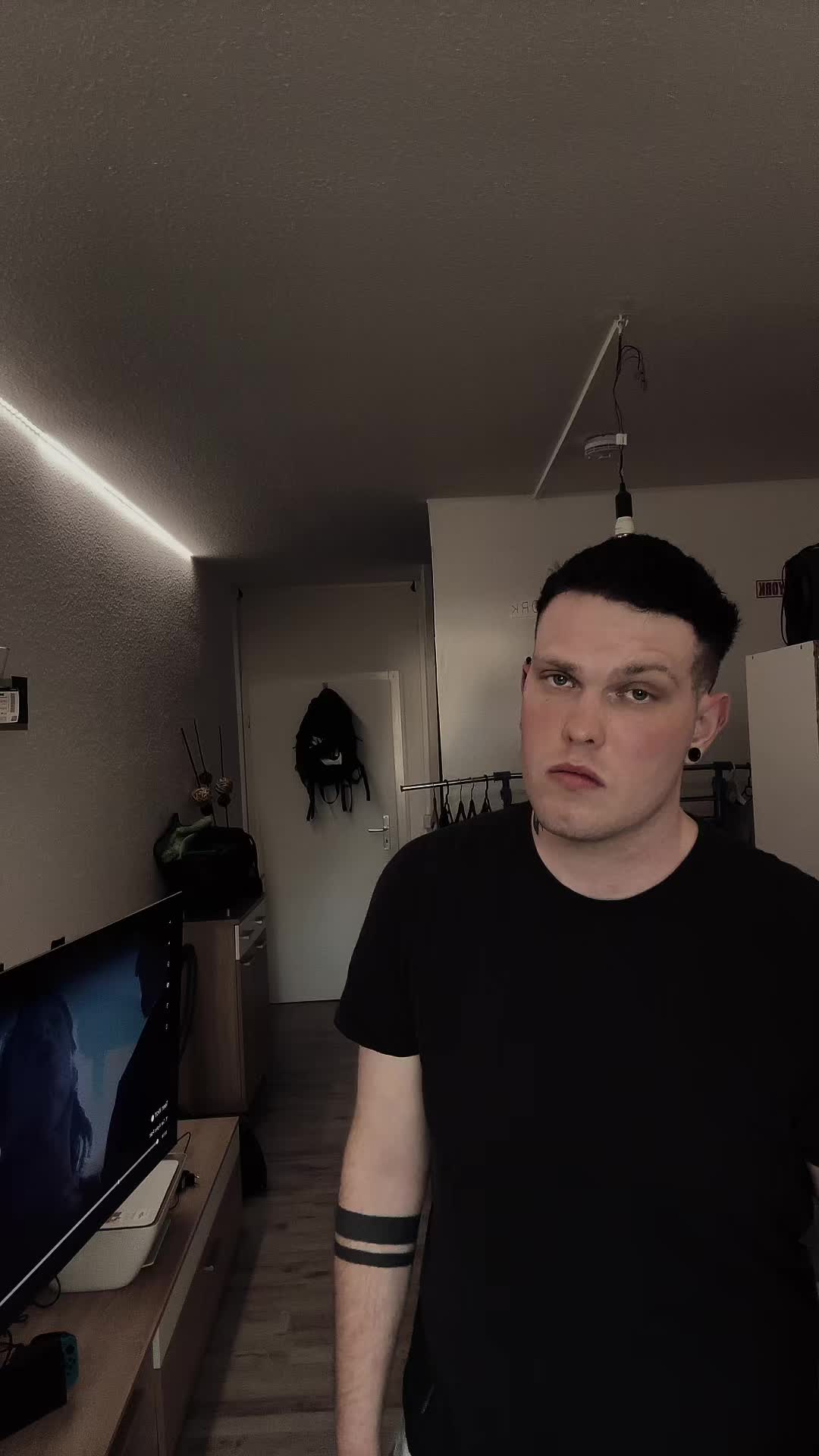 @\.\.\L.H.\.\.\