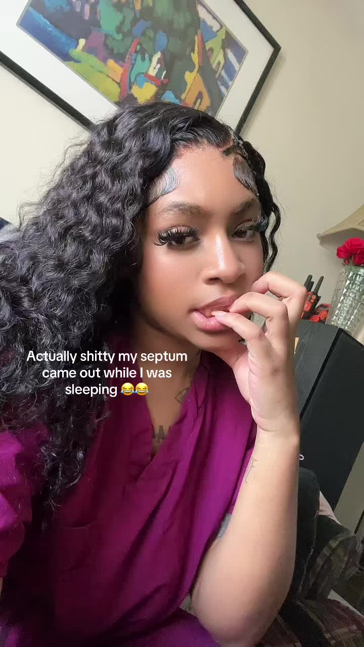 @tattedbaeee 👩🏽&zwj;❤️&zwj;💋&zwj;👩🏽