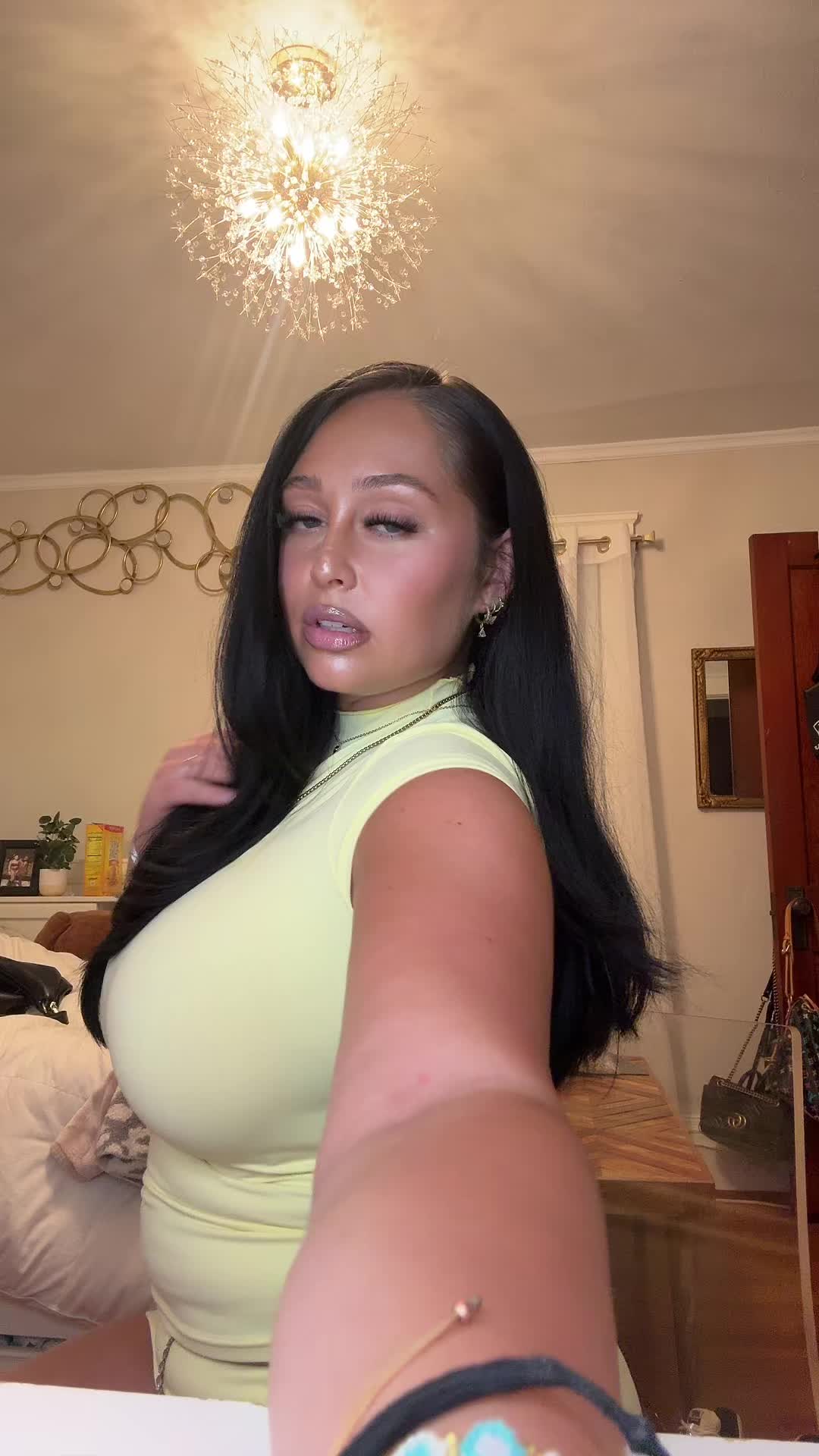 @helenamuoio_