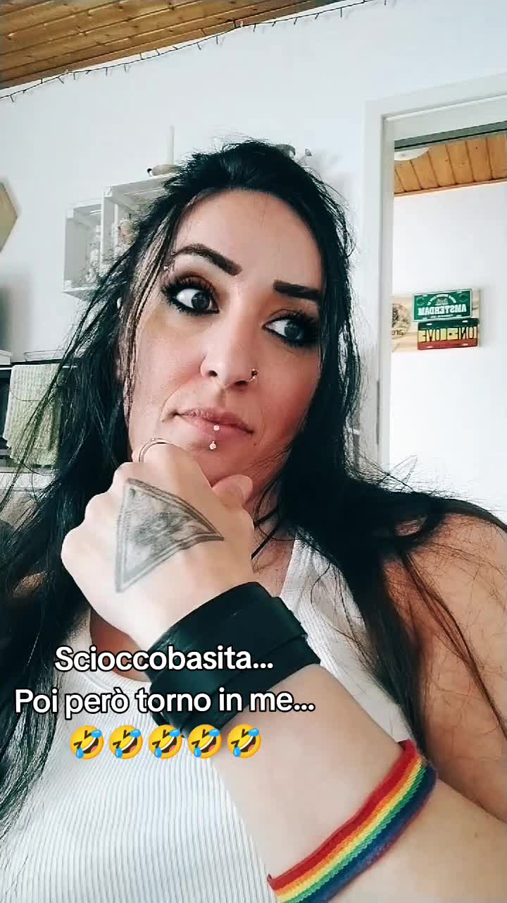 @LadyWolfBlack🐺