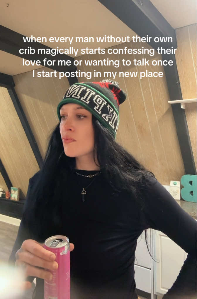 @brutalbritt 🖤🍒🎱📟🩶