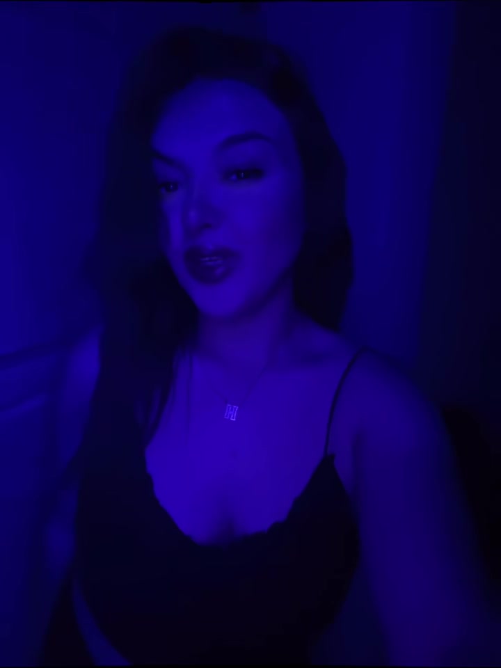 @𝐞𝐲