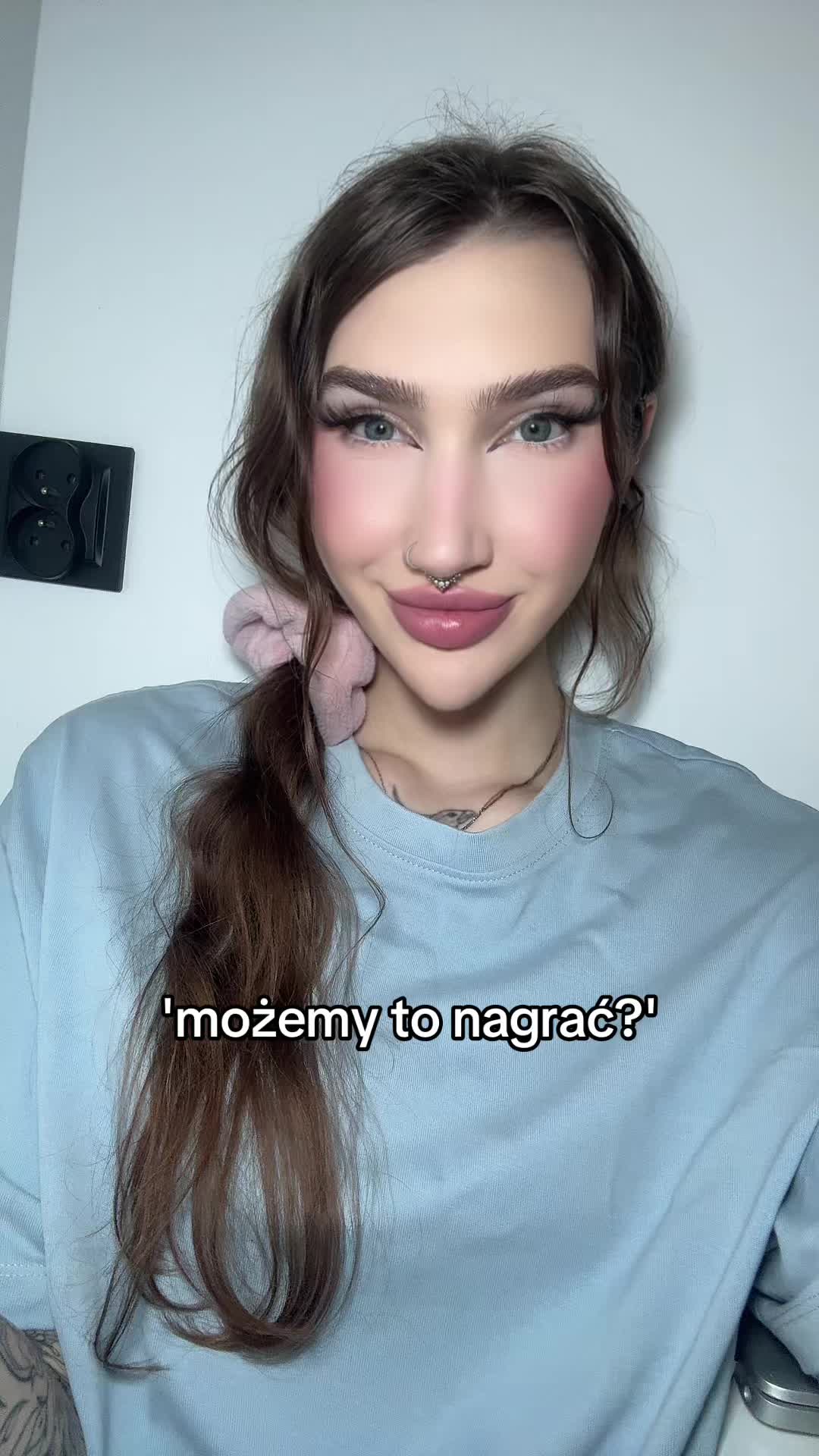 @Livia005