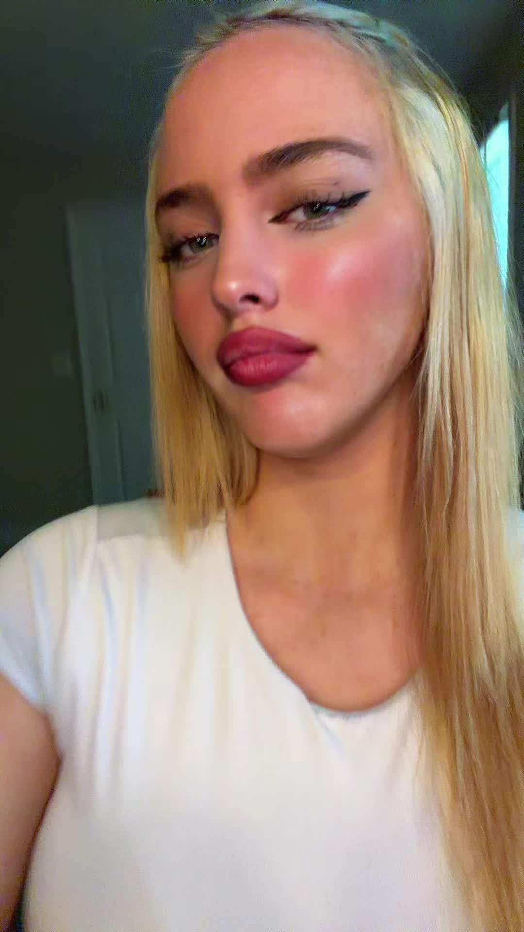 @Avylagz