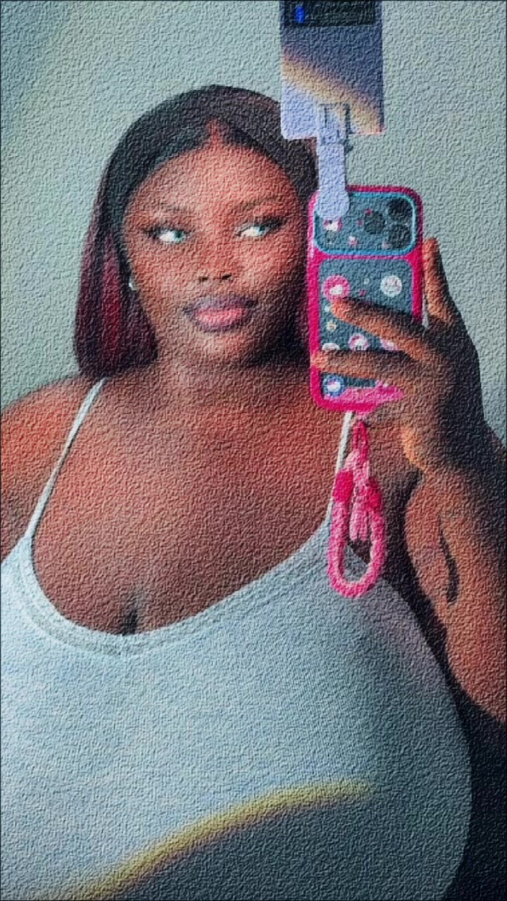 @Official_busty_Vivian ♉️