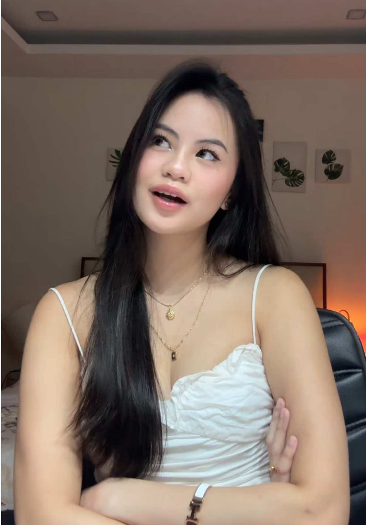 @krischelle