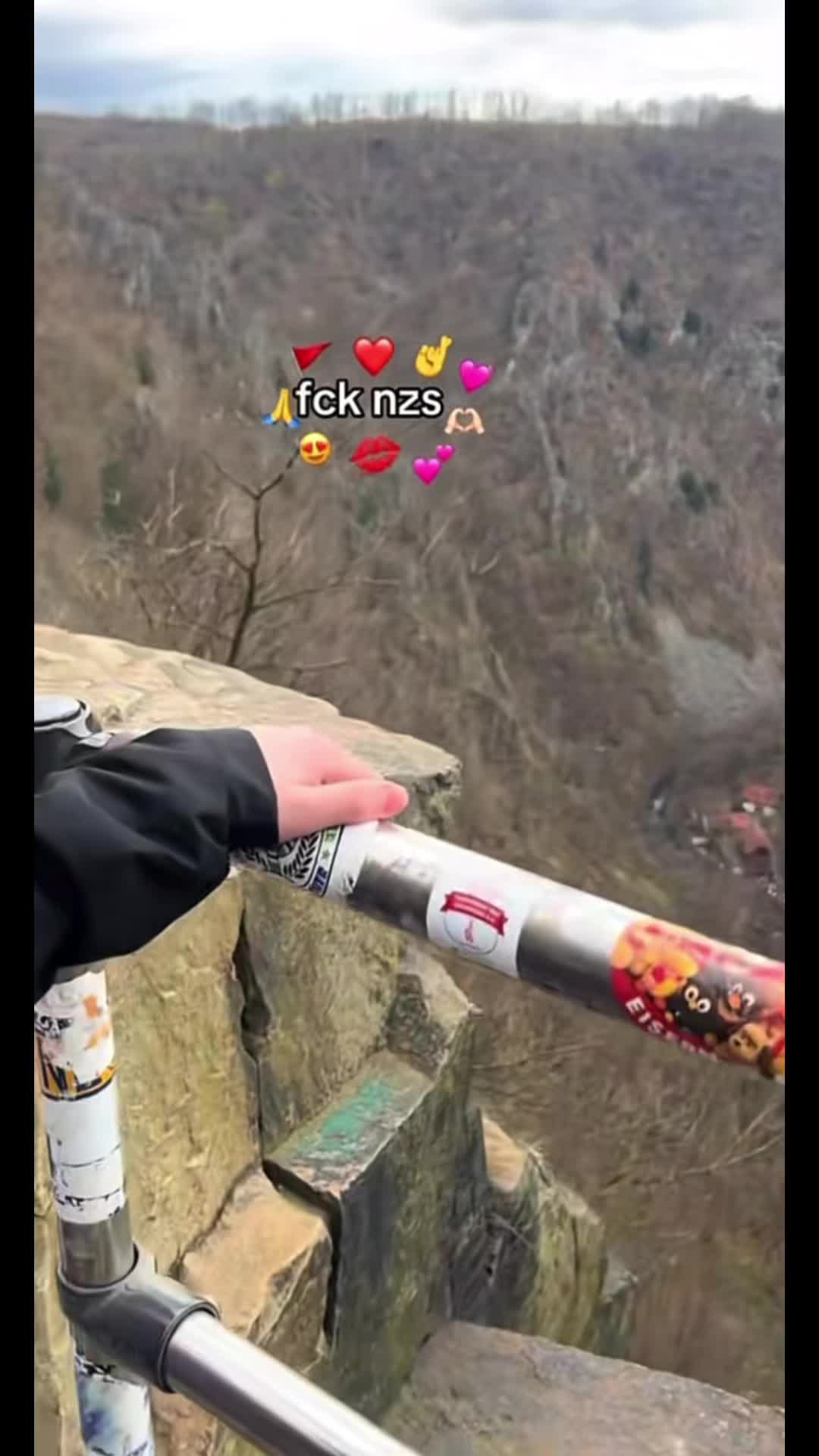 @☪️🏳️⚧️🫷🏻🦅⚛️🇩🇪🫸🏼🧃🔯