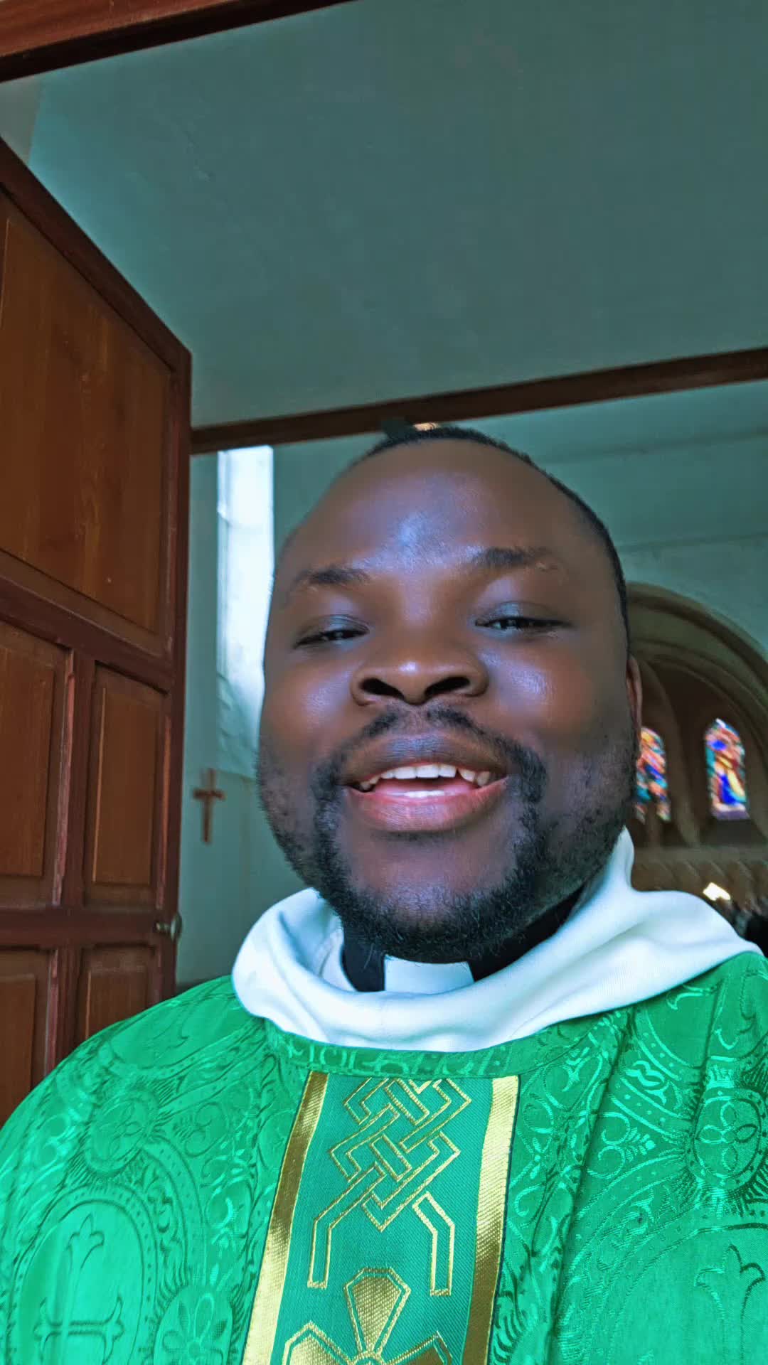 @Padre Précieux 🇨🇵🇻🇦