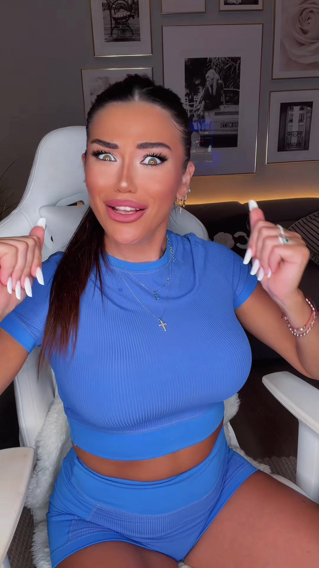 @Valentina