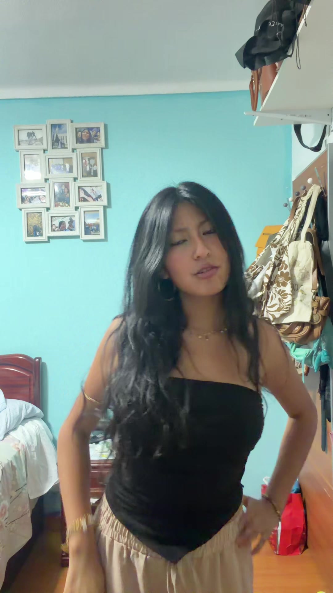 @Melaa