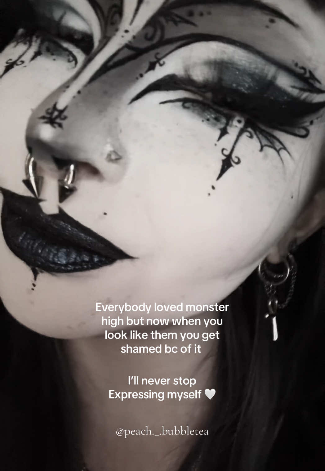 @Julie🕷️