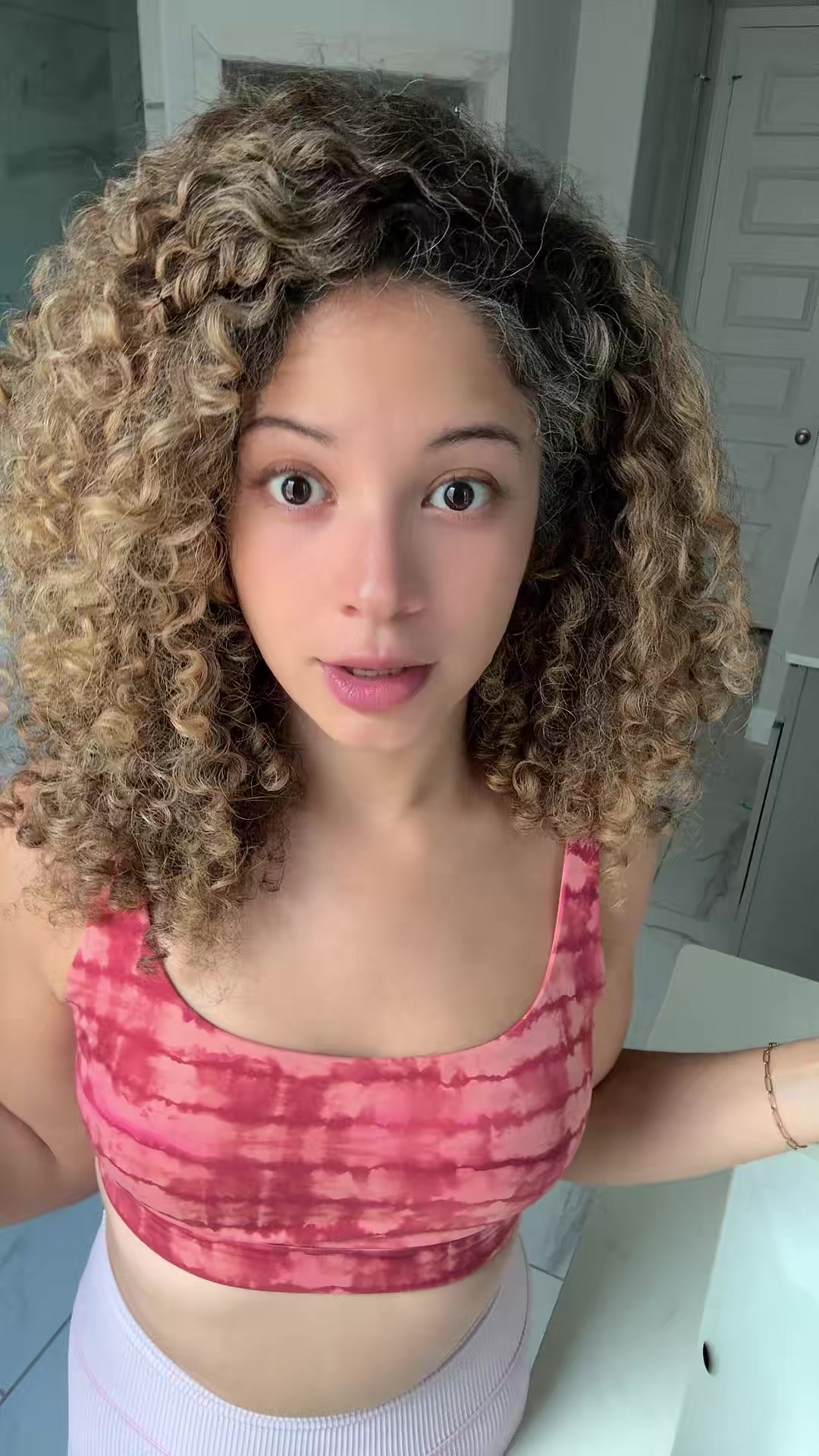 @curlycurlygirly