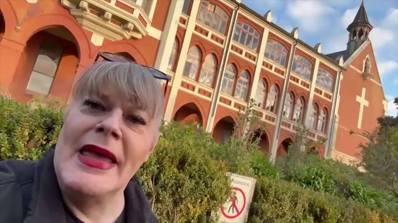 @Eddie Izzard