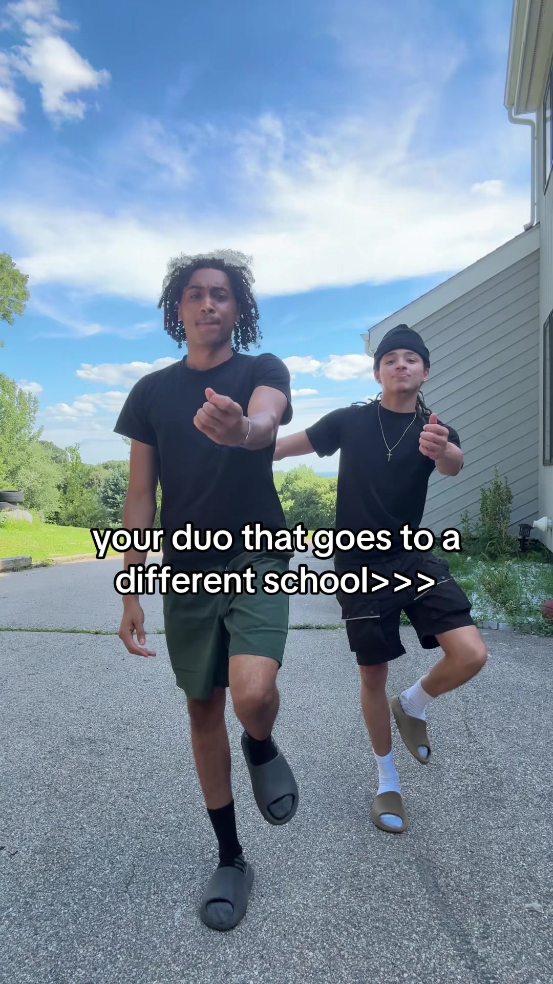 @alex_