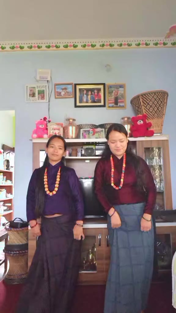 @ऋ...तु,,🌸