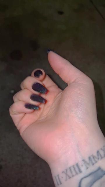 @Čh&euml;rrịị🍒🍒