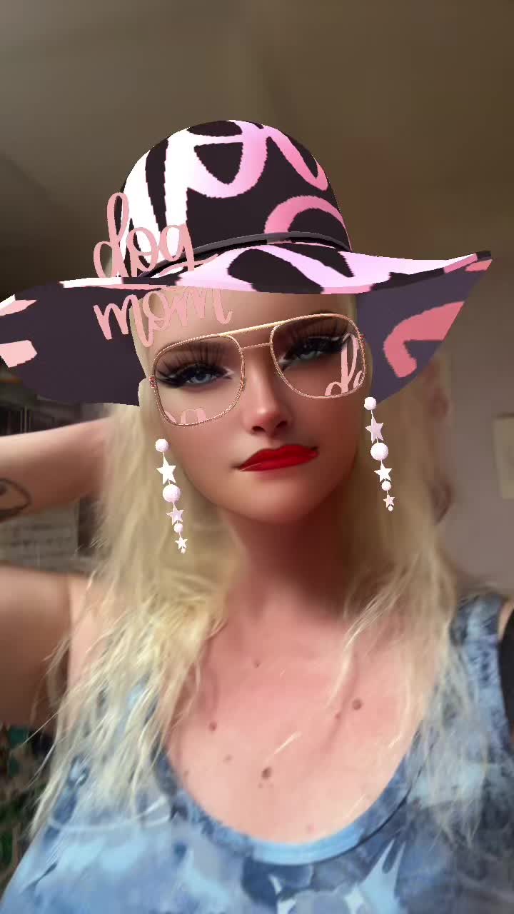 @datgirl_holly_nicholle