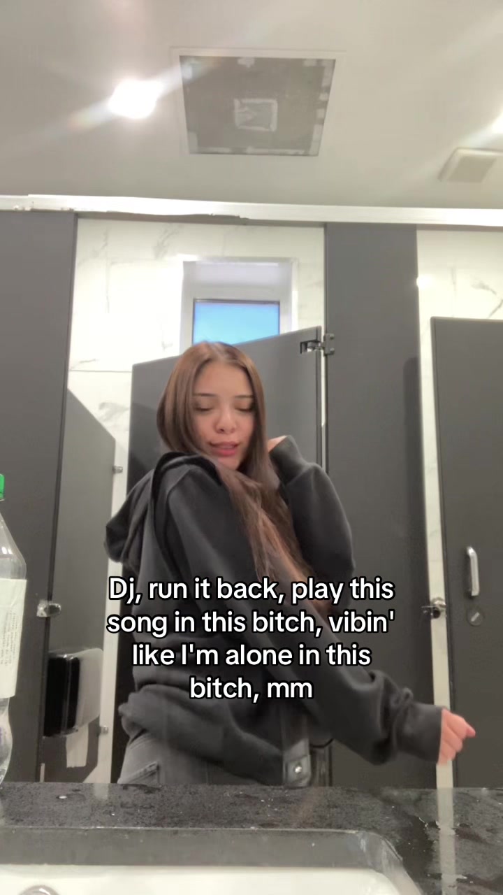@Lizaꨄ︎