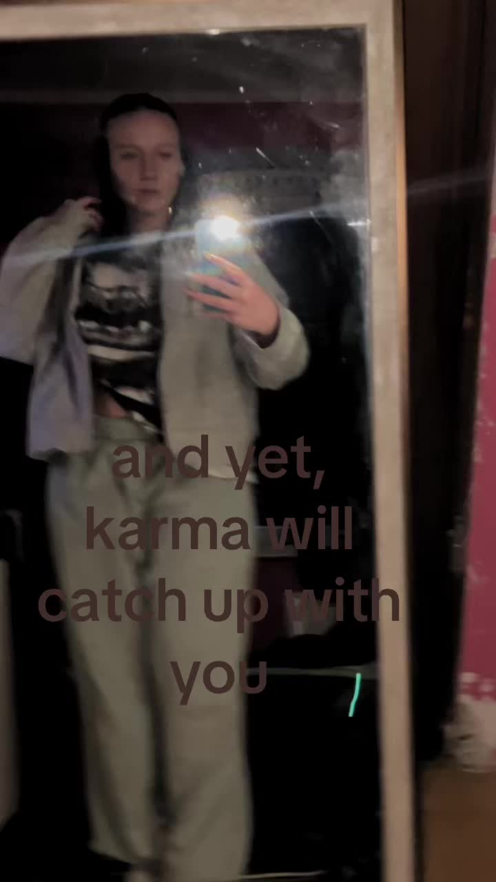 @👾