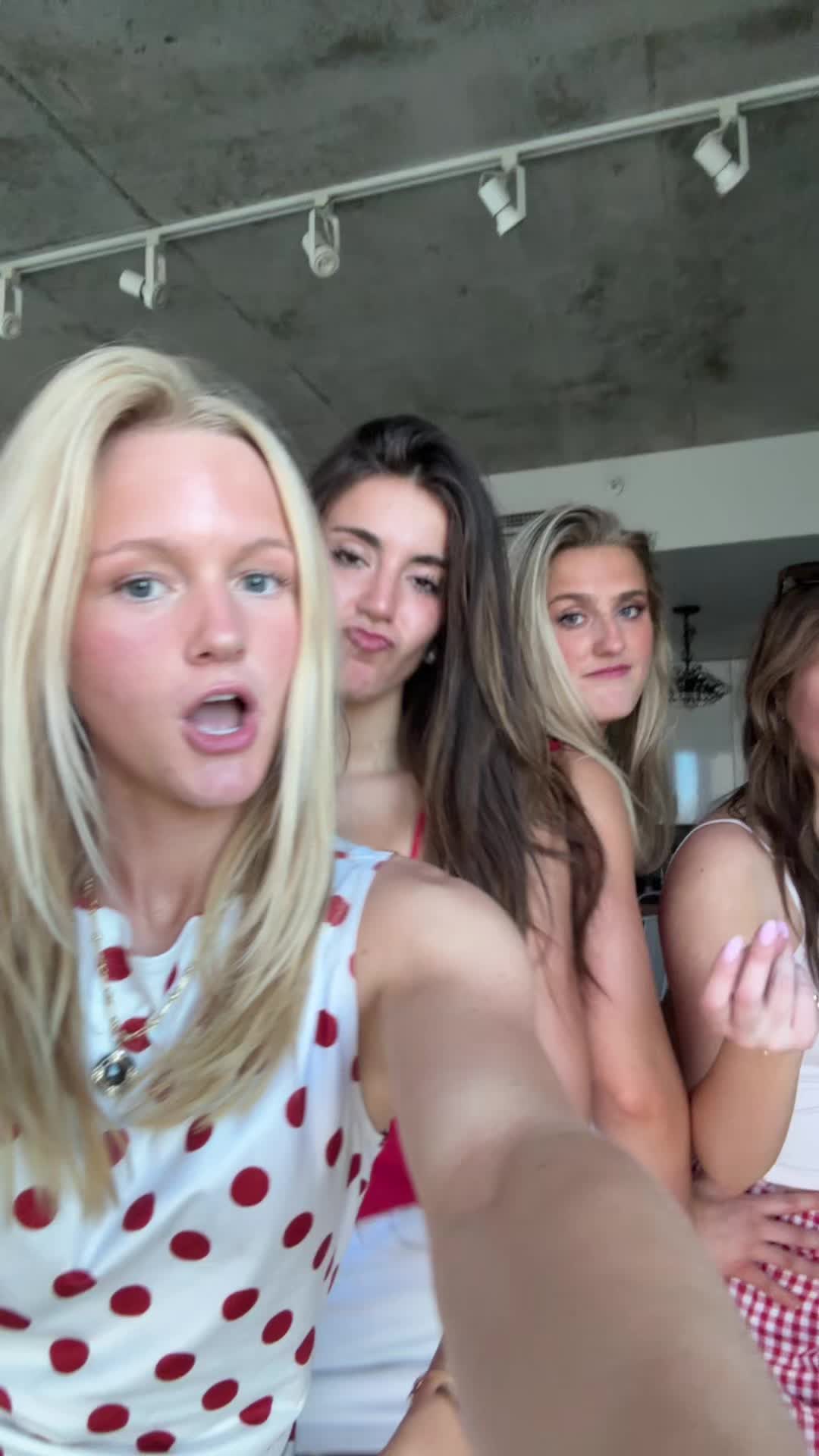 @sophie_wilde