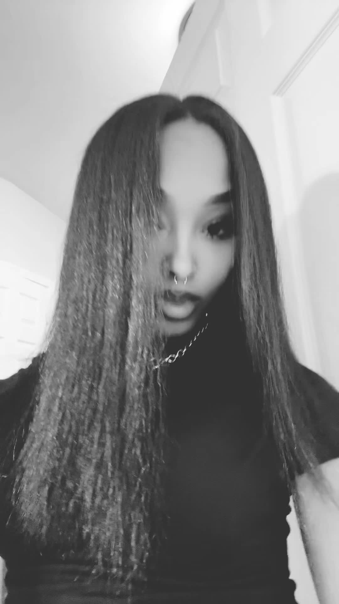 @aniyahmenzell