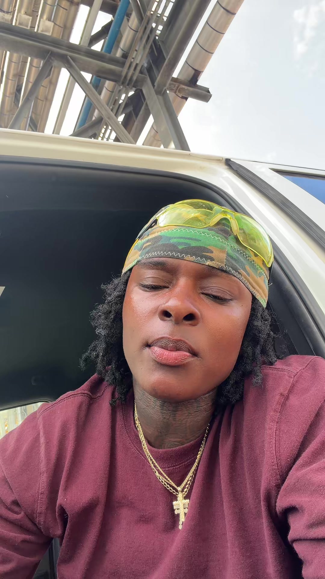 @DeFromTheSipp