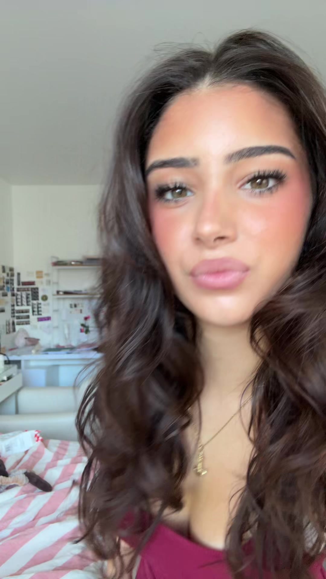 @whooischarlotte