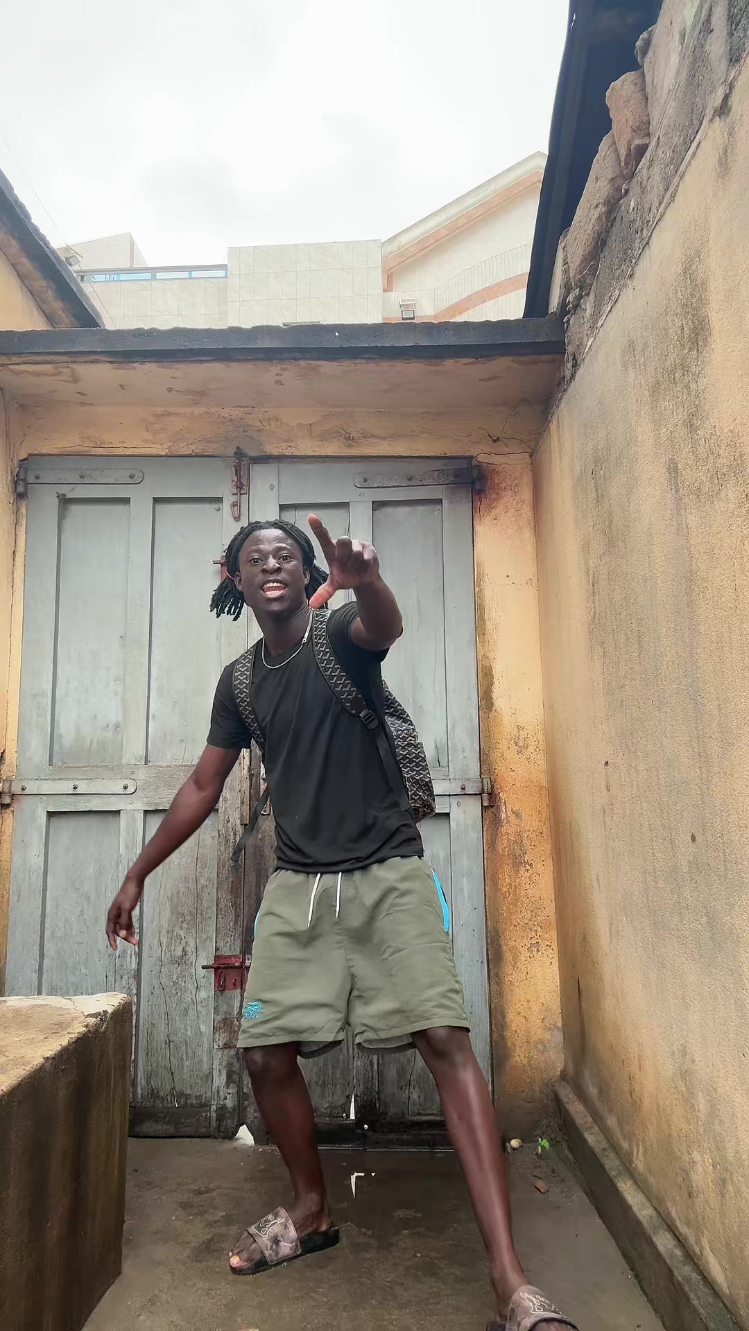 @LA MANO DU 229🚫🦵🏾