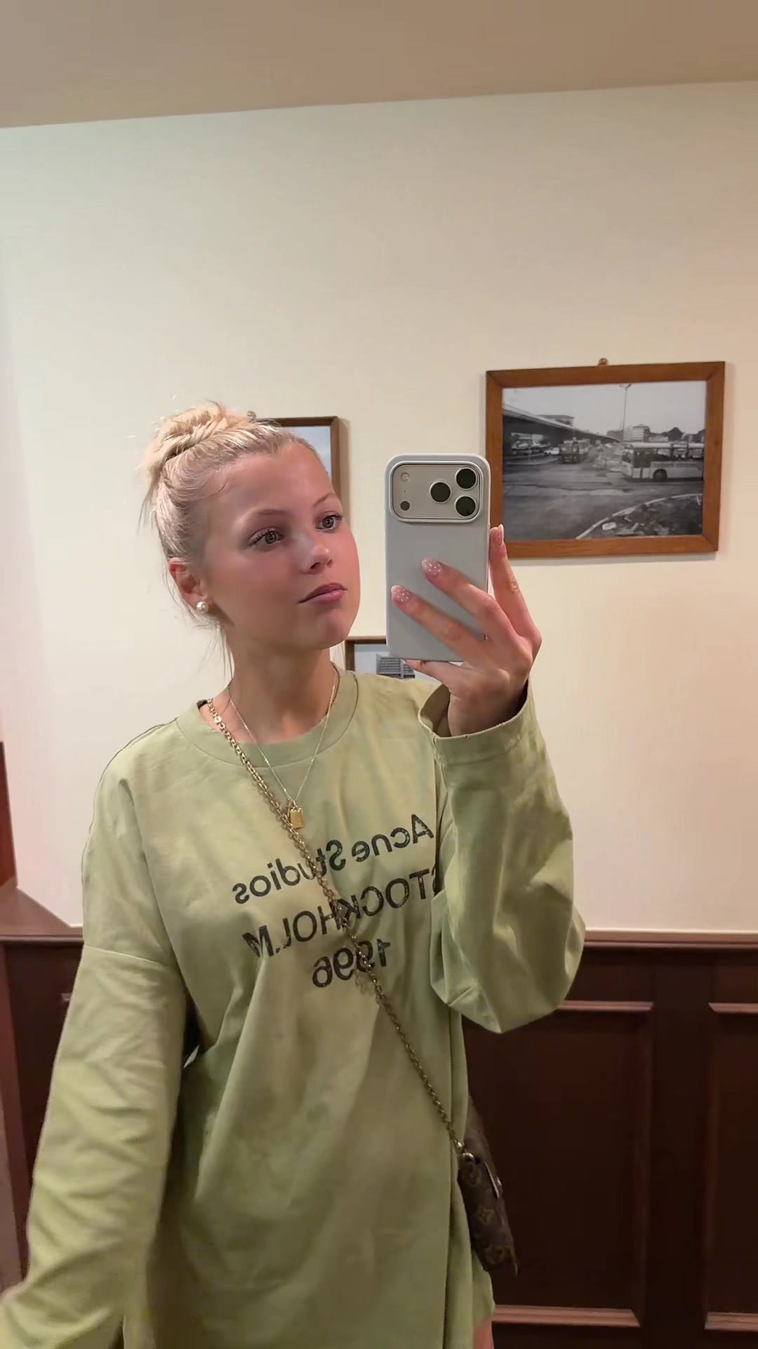 @𝘭𝘪𝘭𝘭𝘺
