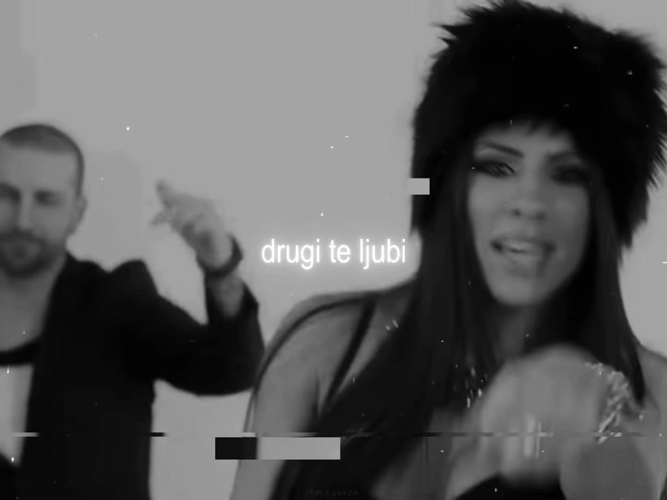 @⃟
