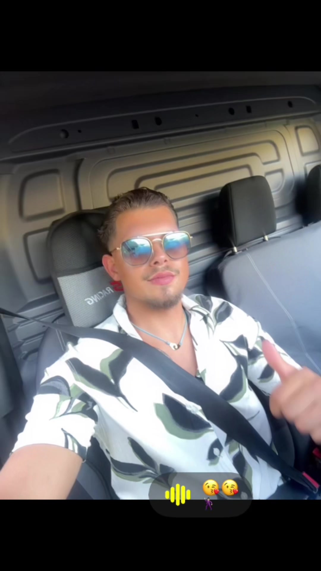 @Léo