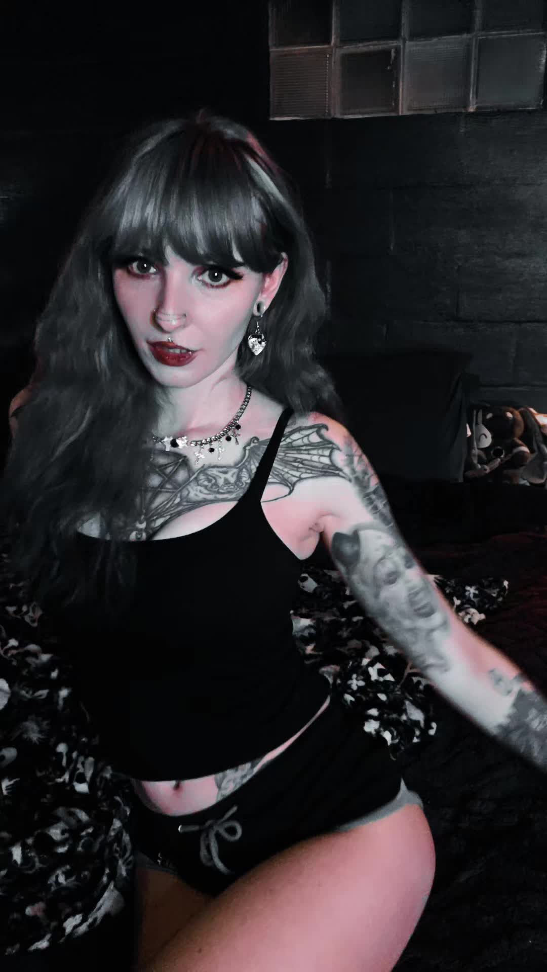 @Estella 🖤
