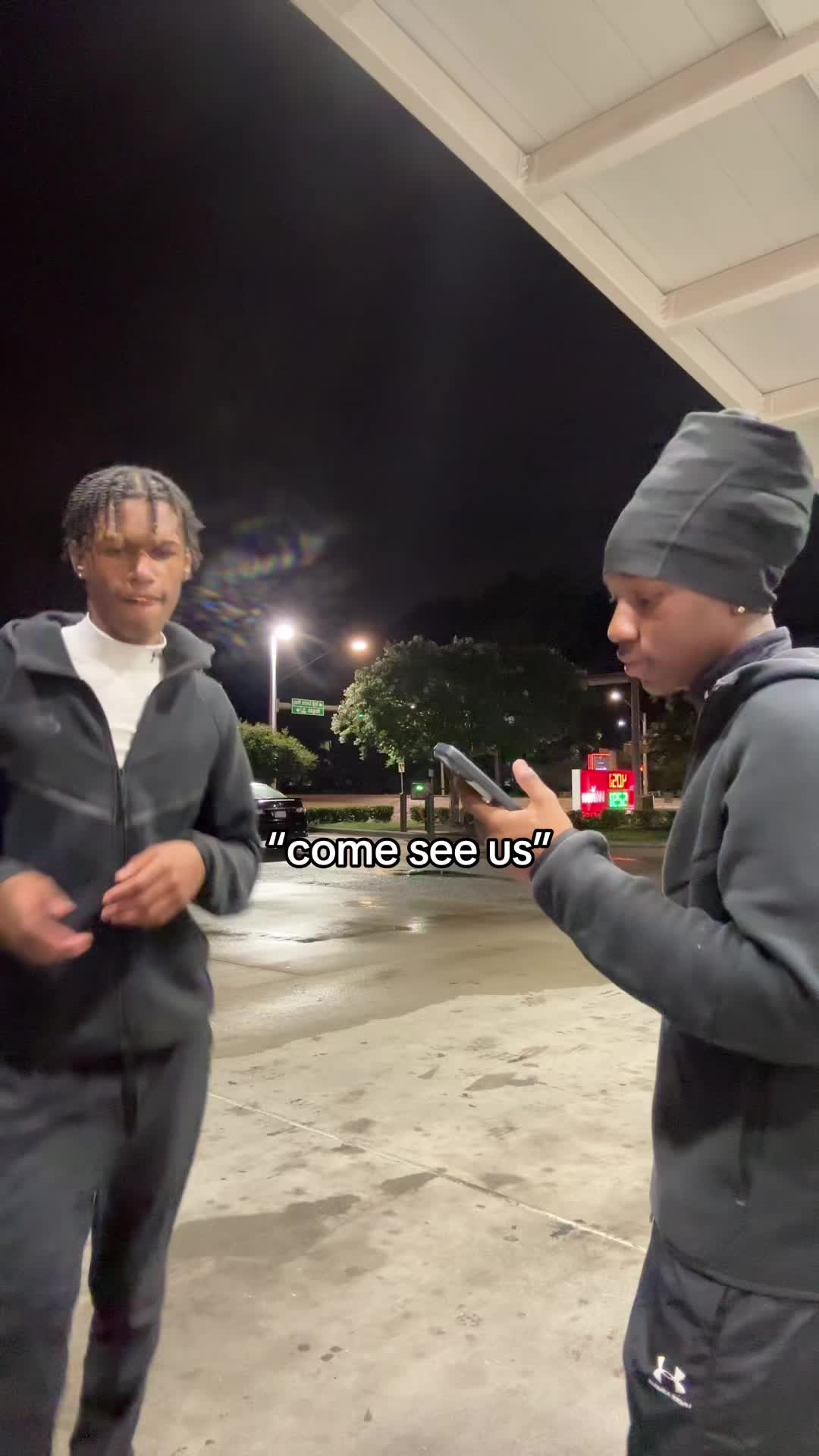 @Marii