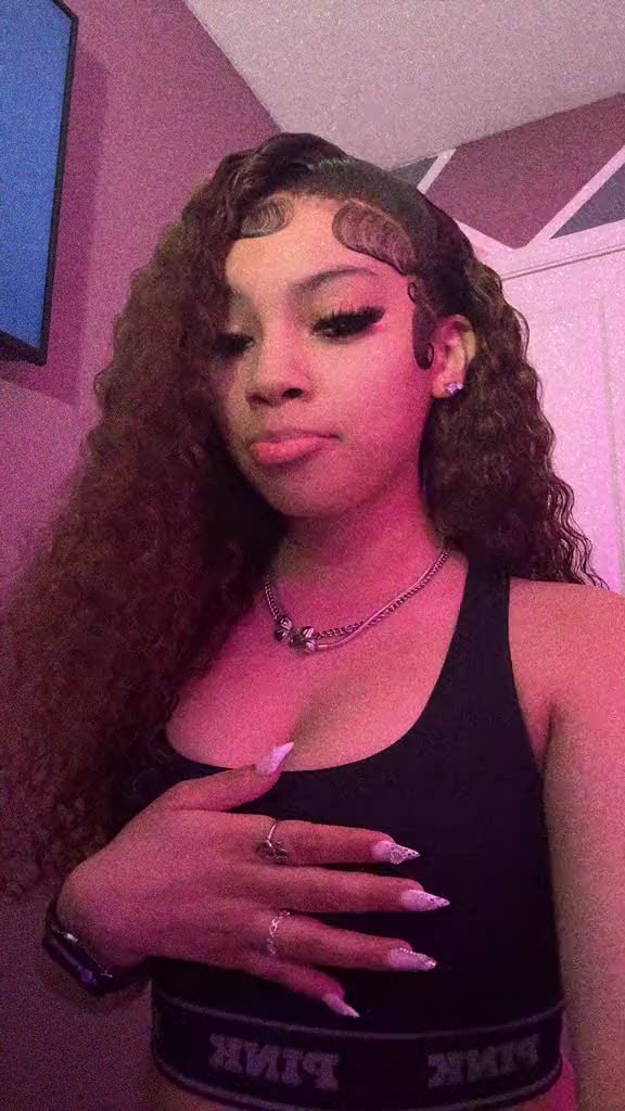 @fullygirll3x