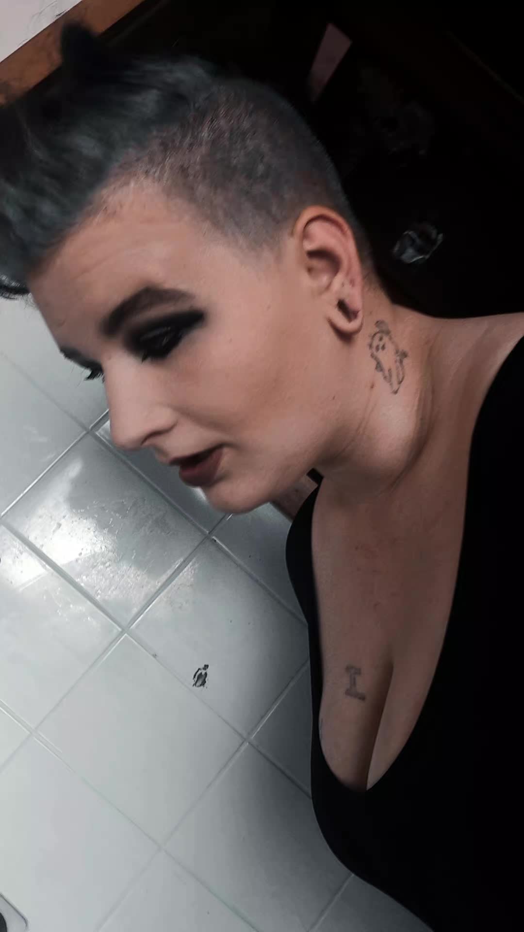@Queen.diebeklopptencrew