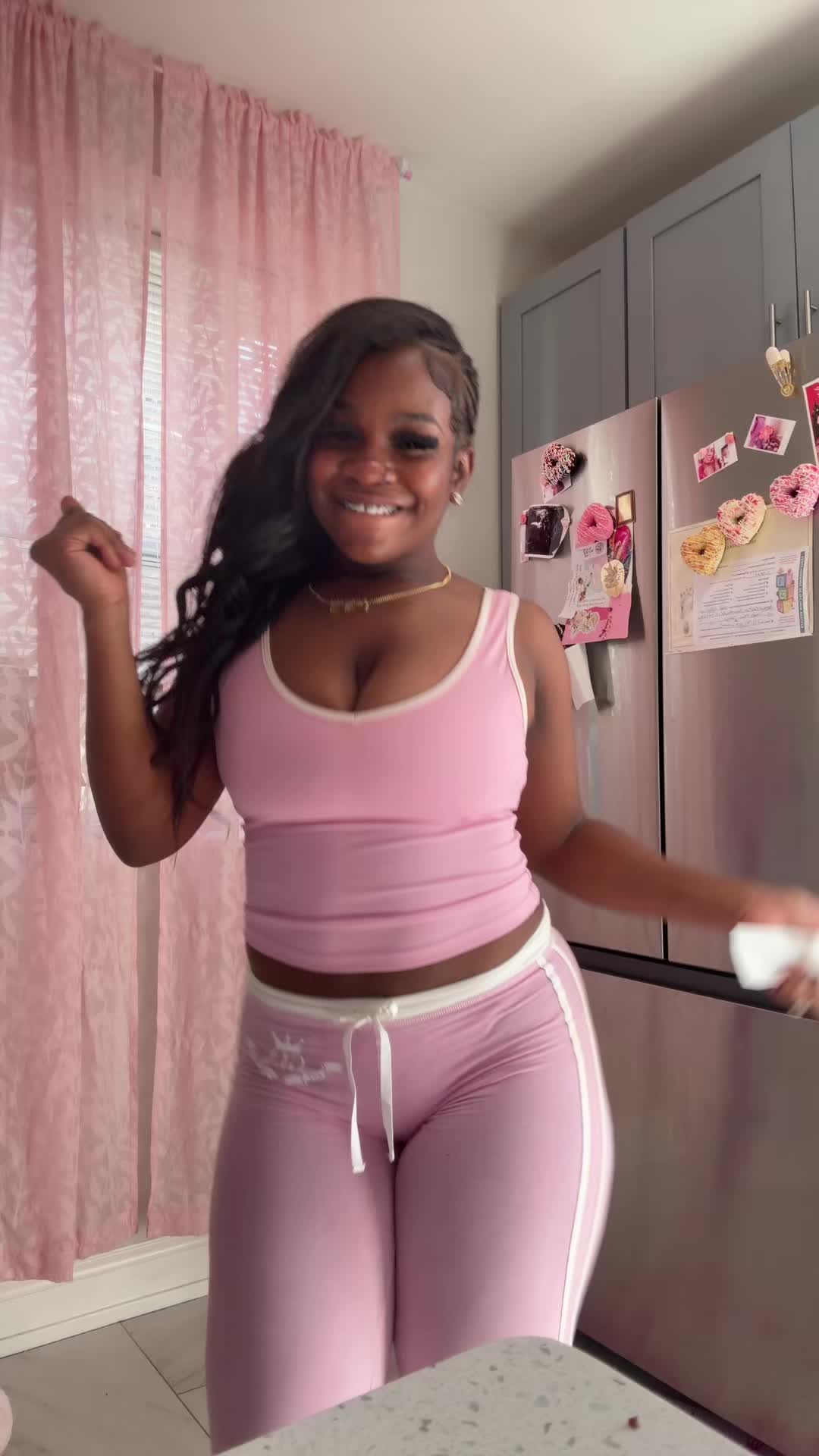 @nefertitixoxo