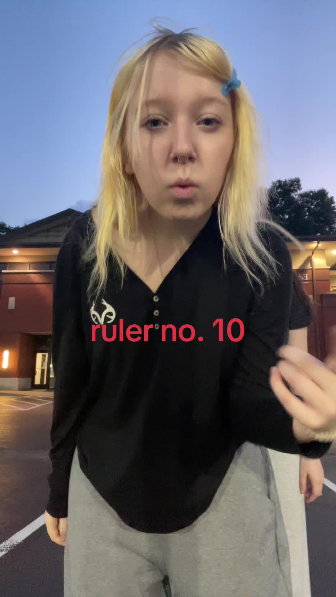 @lily