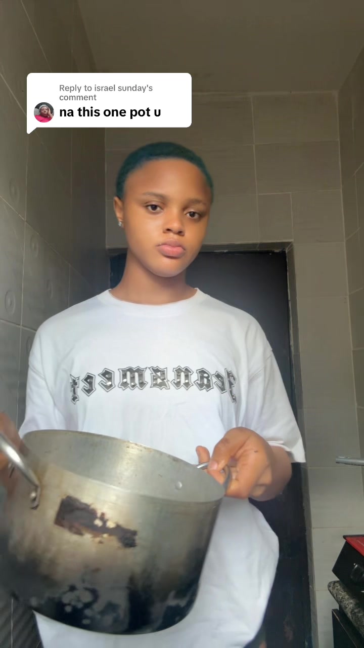 @afroblueries