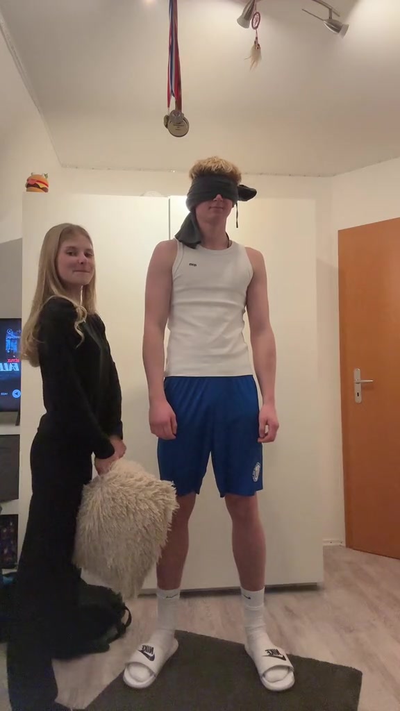 @👰🏼♂️🤵🏼♀️