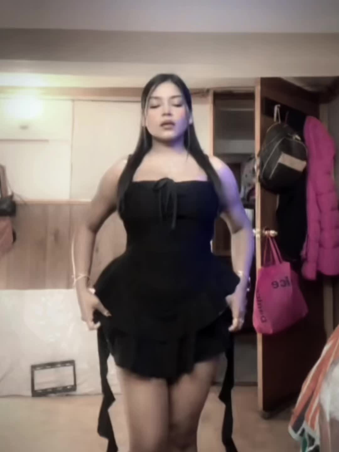 @মোনা ☄️