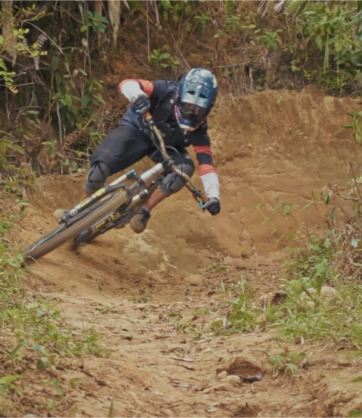 @Rueda/TRAIL