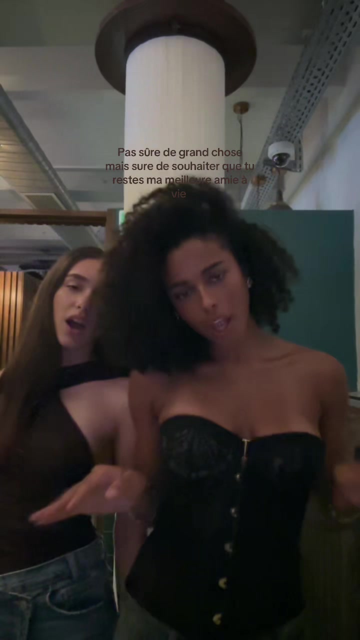 @yeleenaa