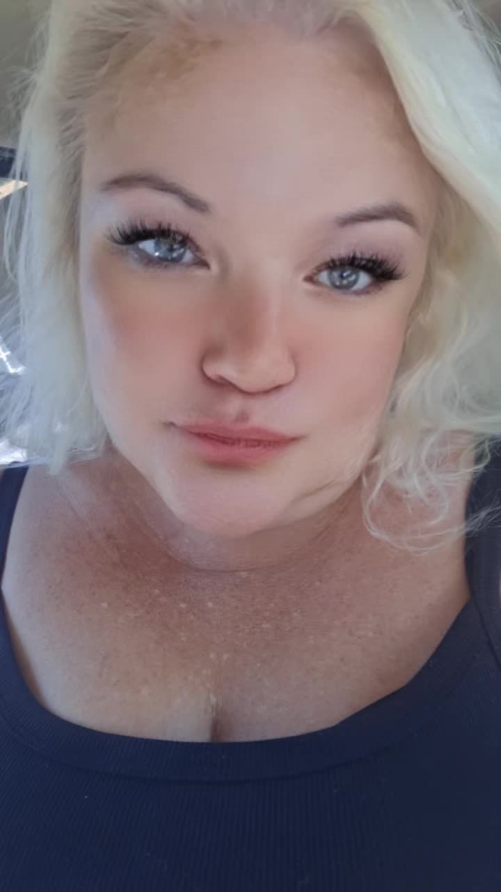 @April Robinson