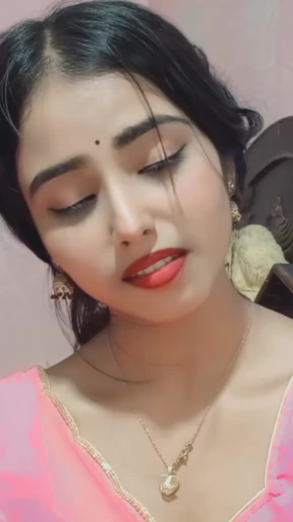 @rakhi thakur🌸🕊️