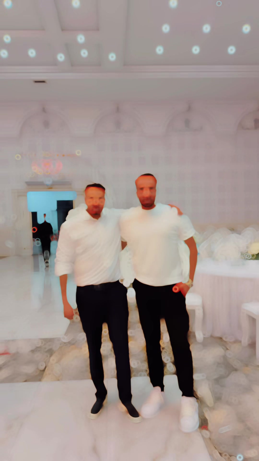 @C I H A N   A K Y O L