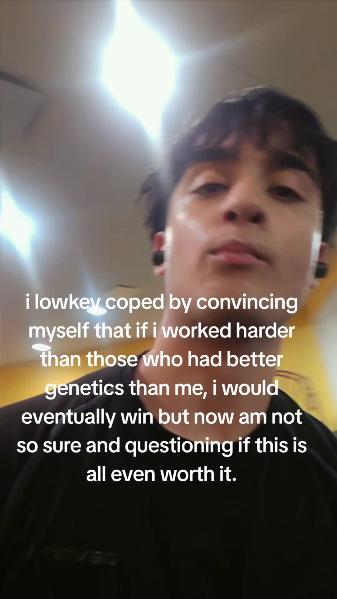 @🀥