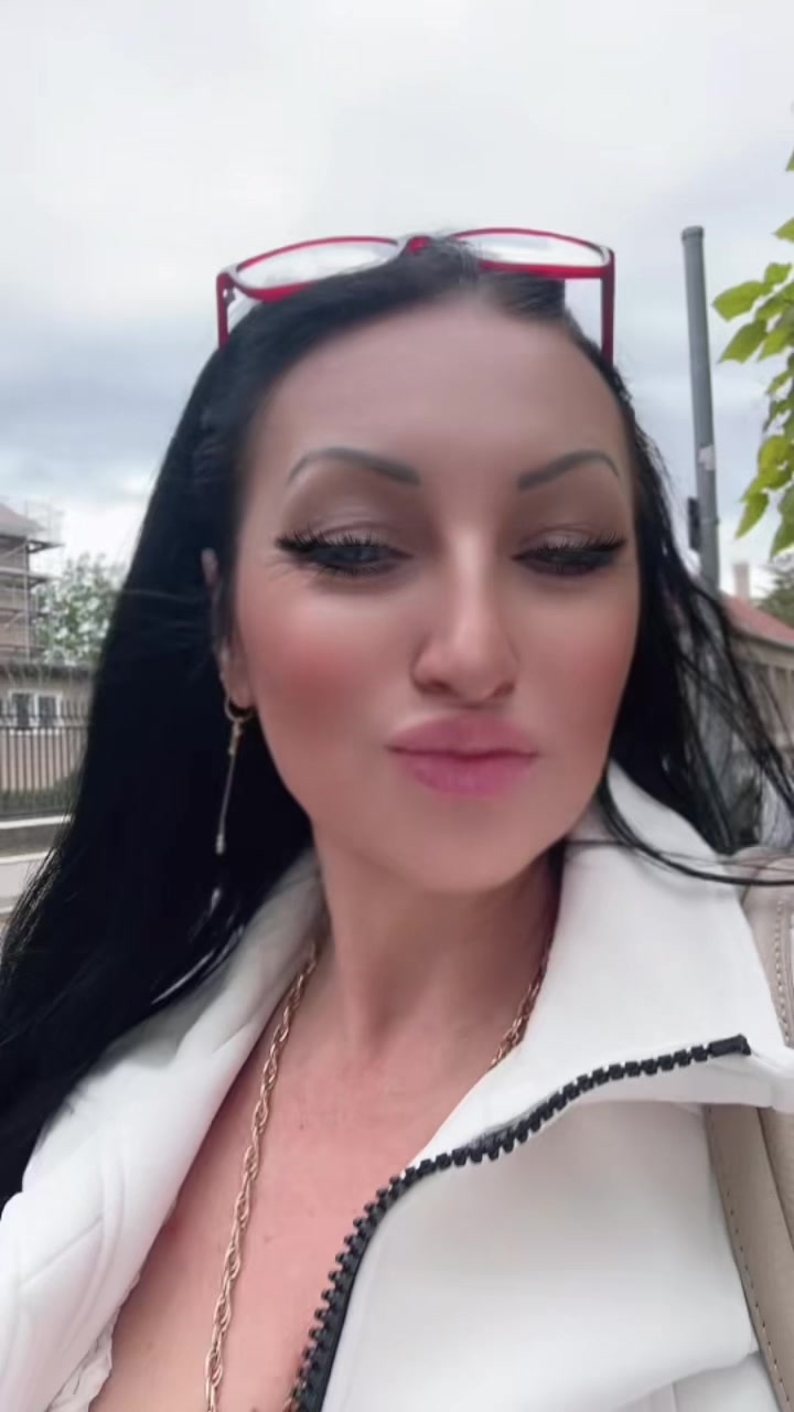 @Lara