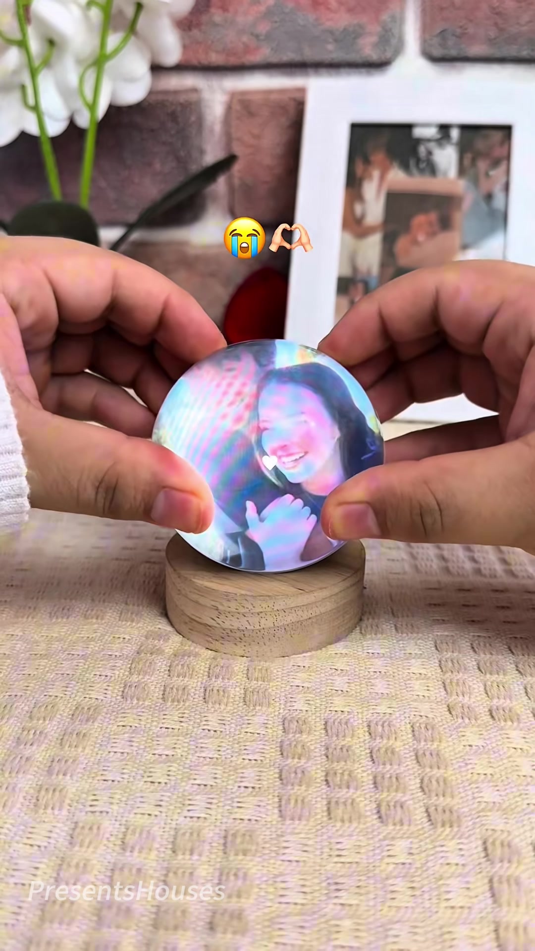 @PresentsHouses